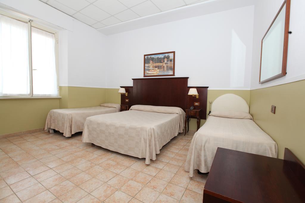 Hotel Belvedere Lido di Ostia Bagian luar foto
