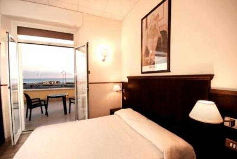 Hotel Belvedere Lido di Ostia Ruang foto
